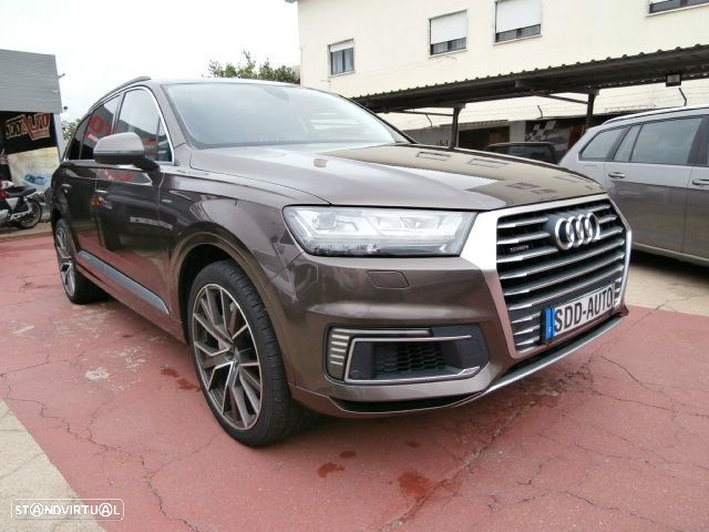 Audi Q7 3.0 TDi E-tron quattro Tiptronic - 4