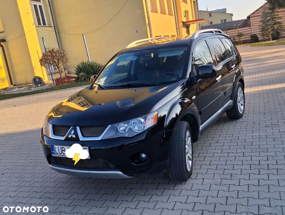 Mitsubishi Outlander - 1