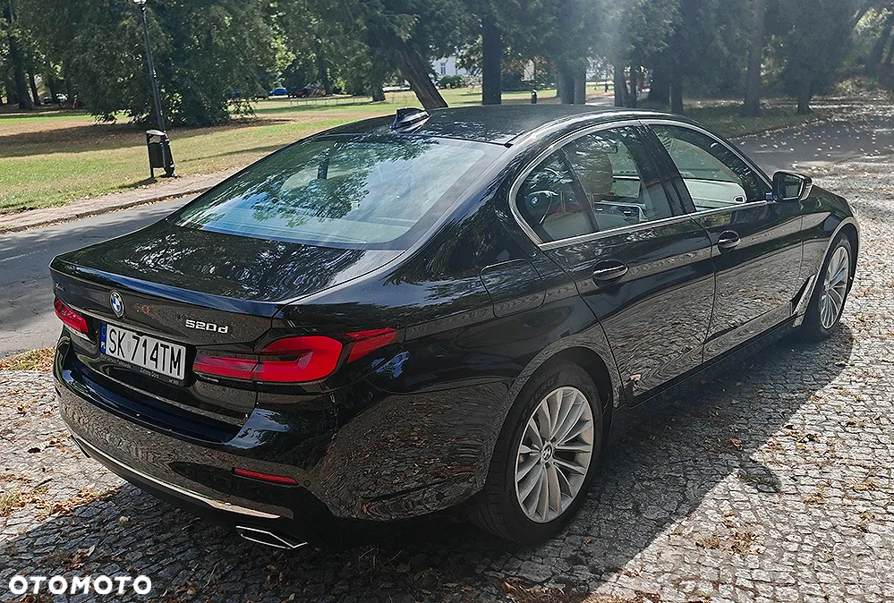 BMW Seria 5 520d Luxury Line sport - 4