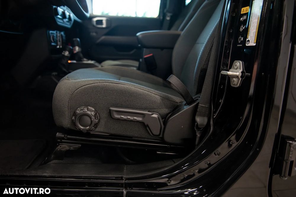 Jeep Wrangler - 20