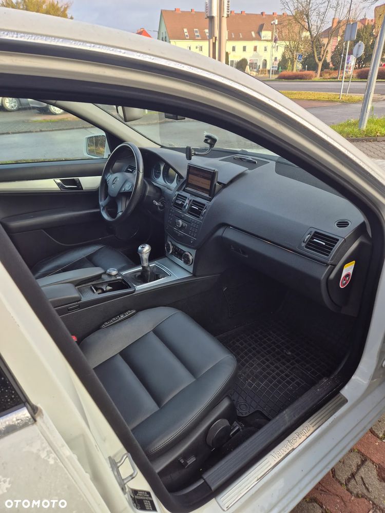 Mercedes-Benz Klasa C 250 CDI BlueEff Elegance - 13