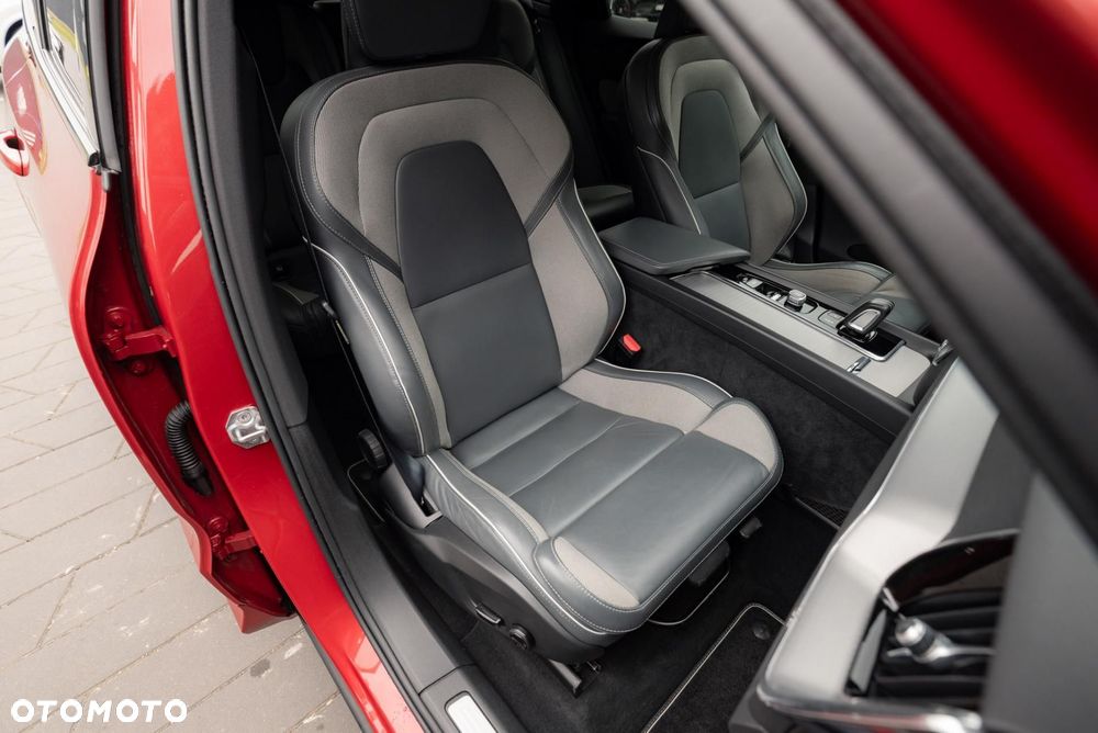 Volvo XC 60 B5 B AWD R-Design - 16