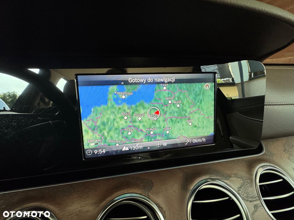 Mercedes-Benz Klasa E 220 d Business Edition 9G-TRONIC - 12