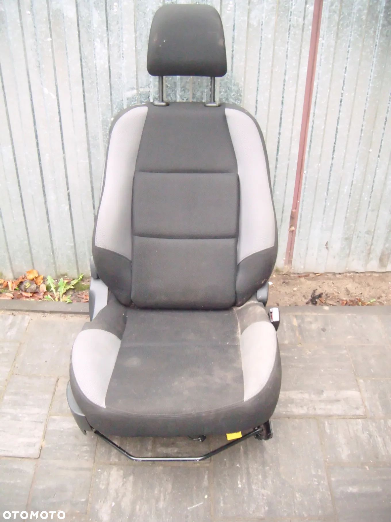 peugeot 207 3d fotel prawy pasażera - 1