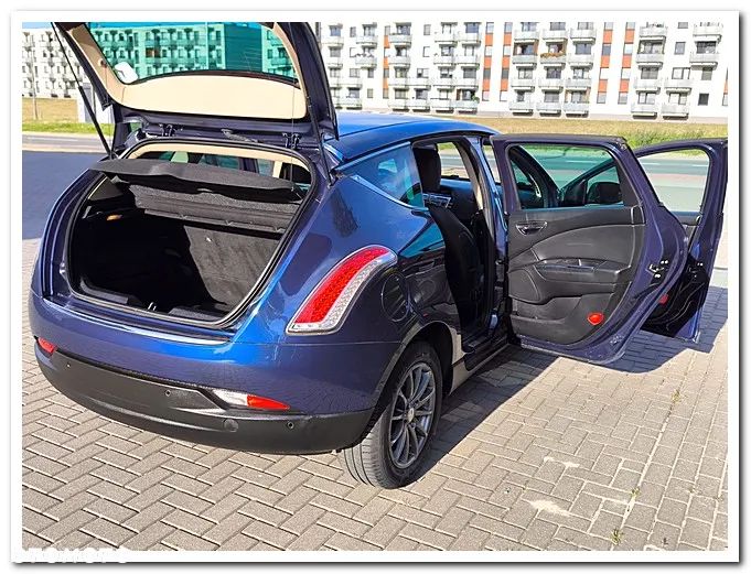 Lancia Delta 1.6 MJ Steel - 16