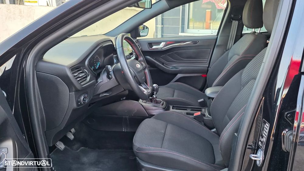 Ford Focus 1.0 EcoBoost MHEV ST-Line - 9