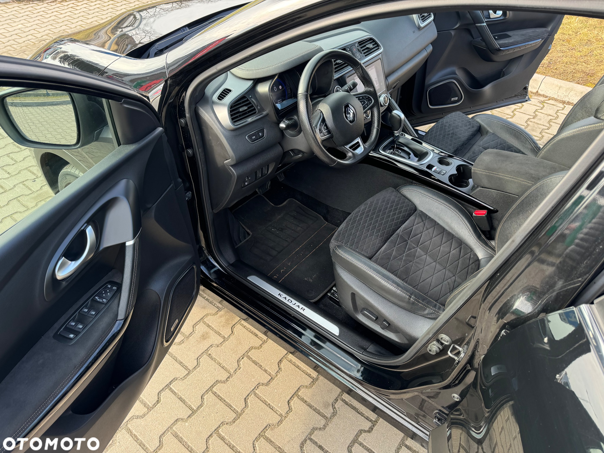 Renault Kadjar TCe 140 EDC GPF BLACK EDITION - 16