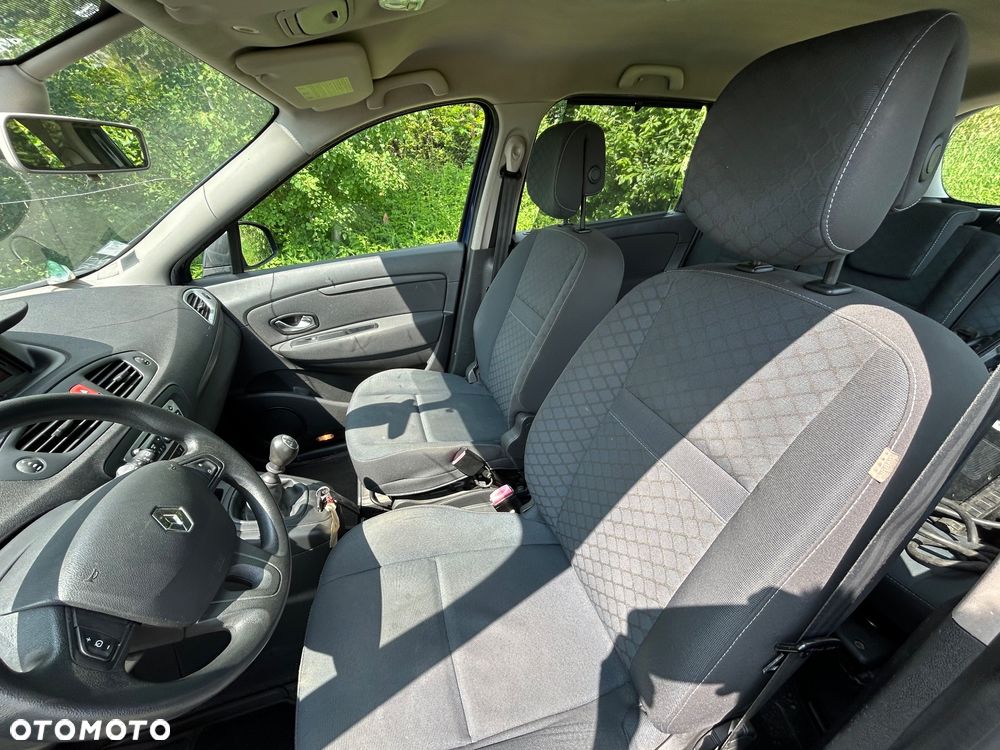Renault Grand Scenic - 16