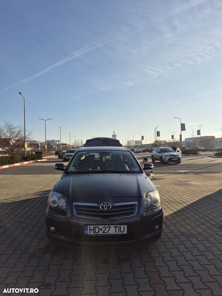 Toyota Avensis 2.0 Sedan Executive - 24