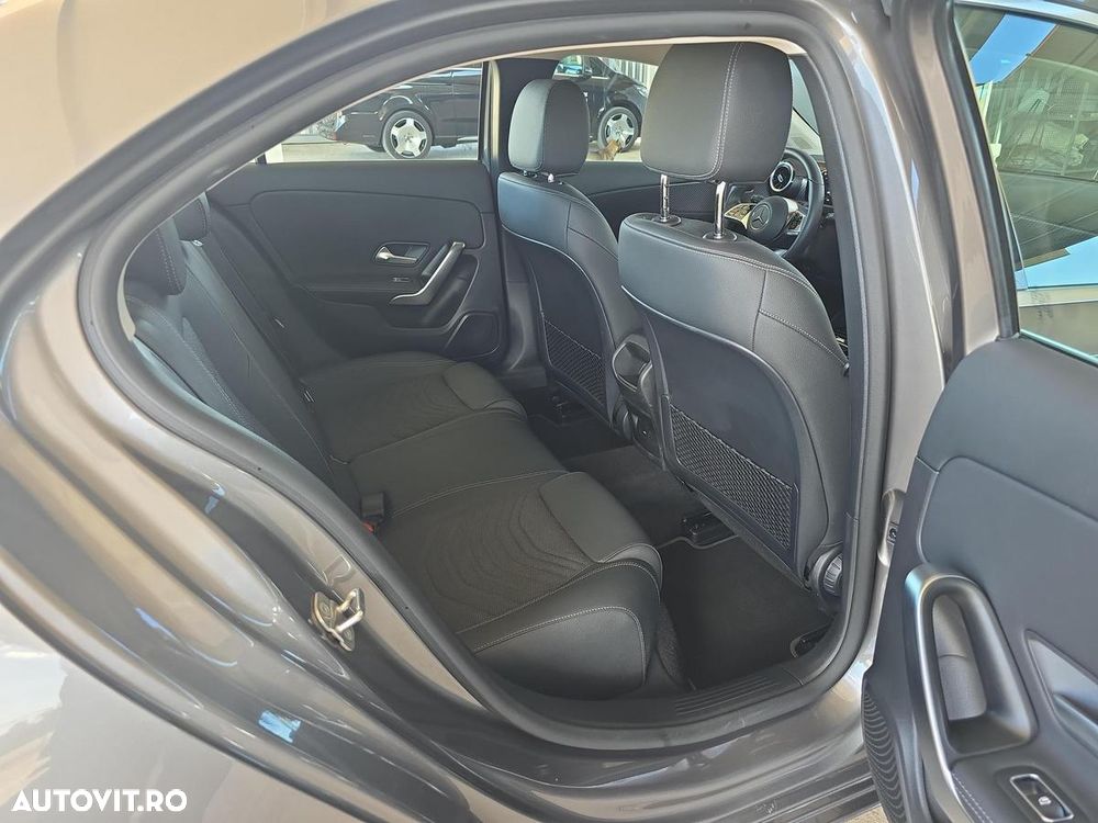 Mercedes-Benz A - 14