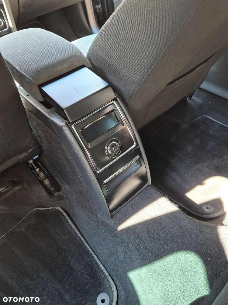 Skoda Superb 2.0 TDI Ambition DSG - 9