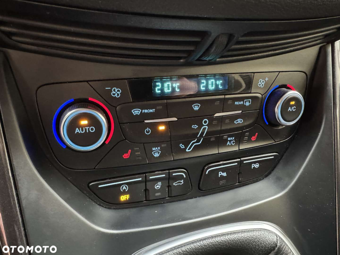 Ford Grand C-MAX - 28