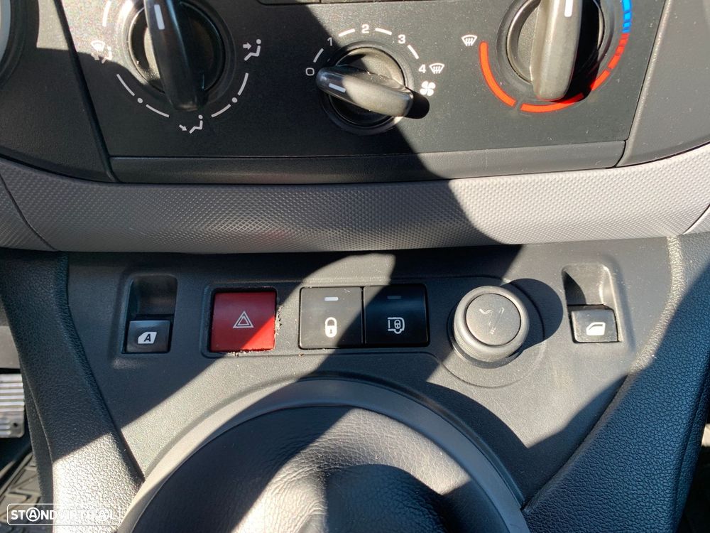 Citroën Berlingo 1.6 e-HDi Exclusive - 27