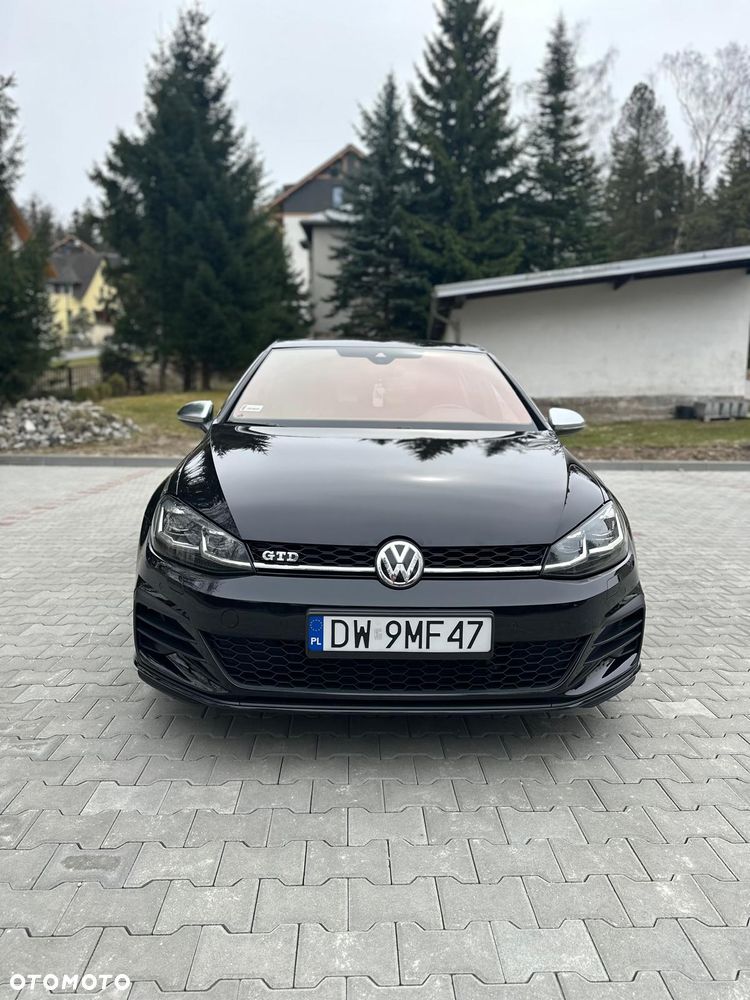 Volkswagen Golf - 8