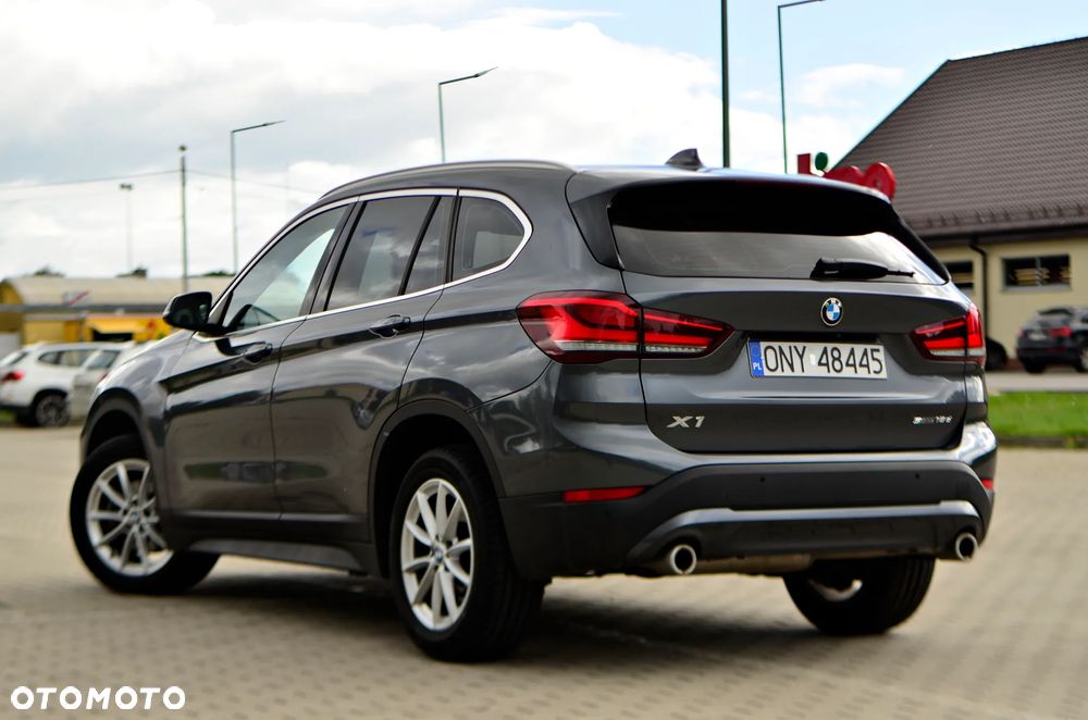 BMW X1 sDrive18d Business Edition - 7