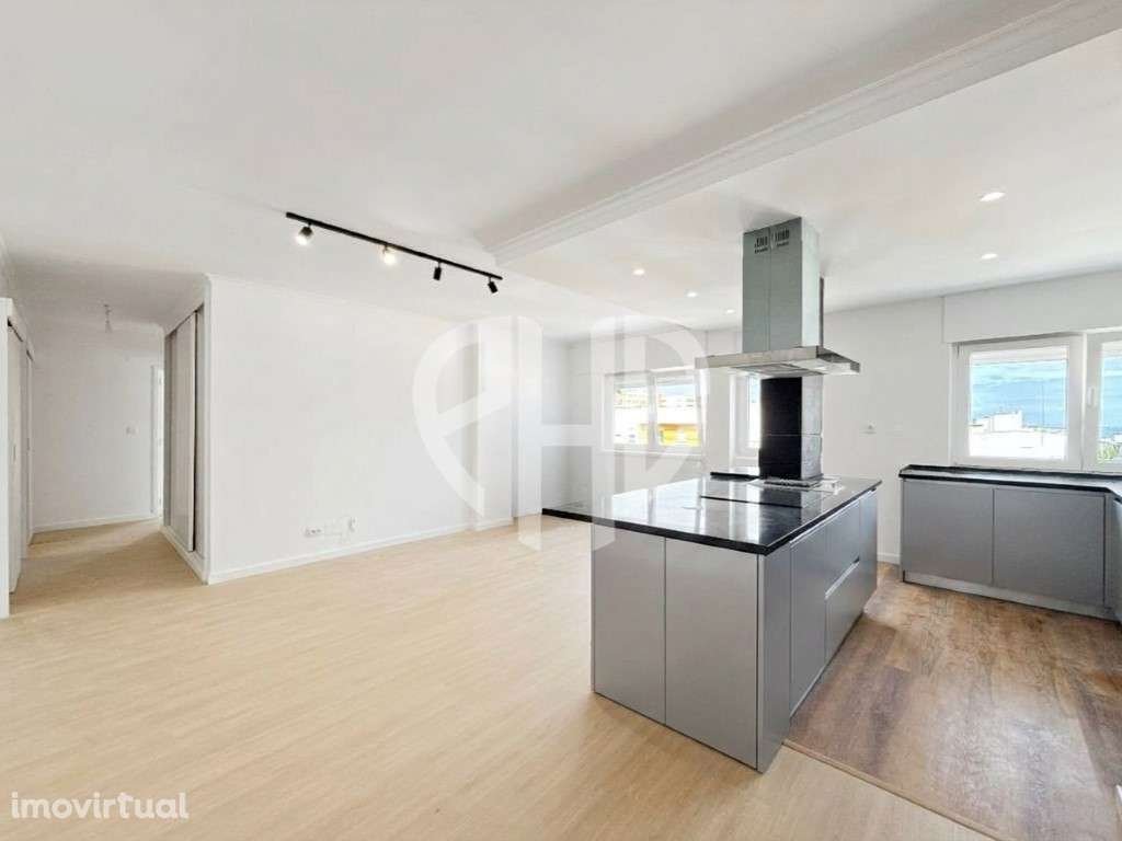 Apartamento T3 Renovado // Monte da Caparica - Grande imagem: 2/23