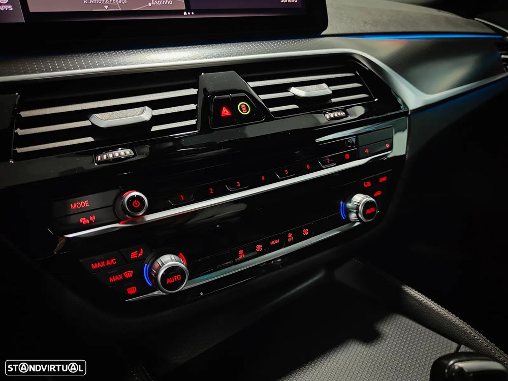BMW 530 e Pack Desportivo M - 49