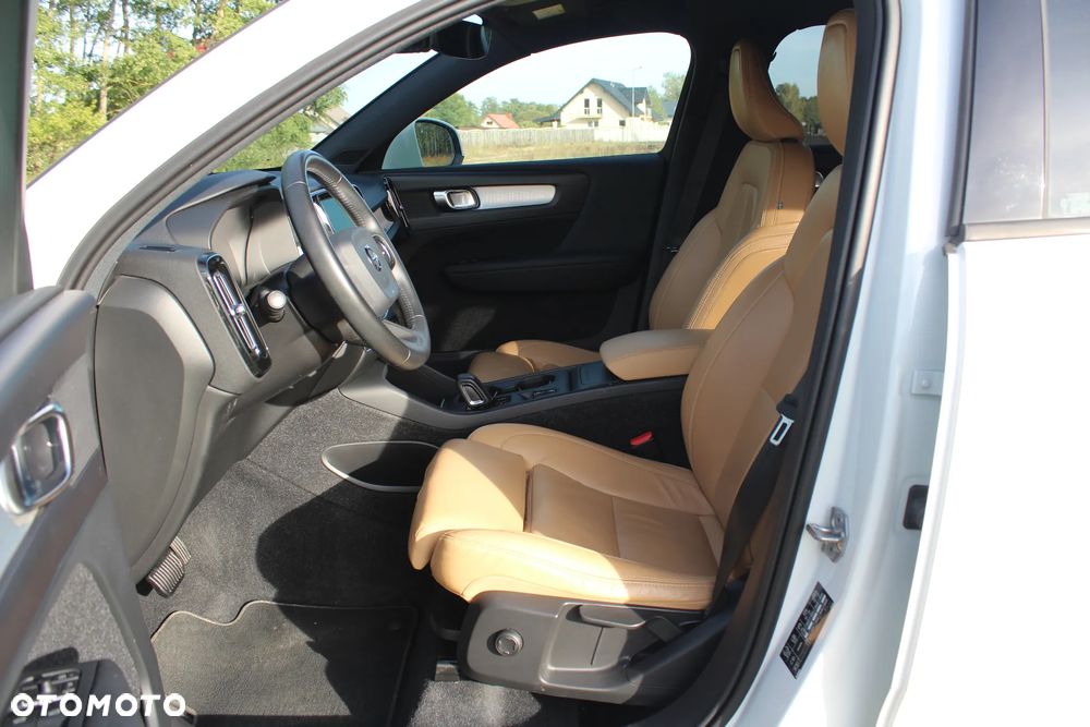 Volvo XC 40 D3 Momentum Pro - 22