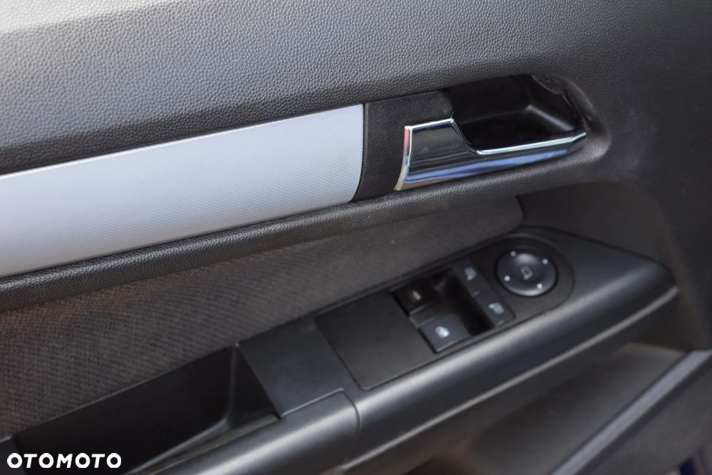 Opel Astra 1.6 Essentia - 16