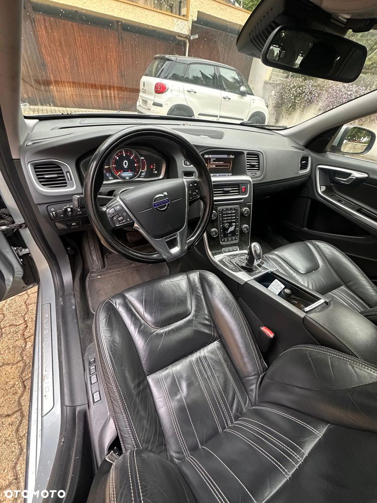 Volvo V60 D5 AWD R-Design Summum - 35