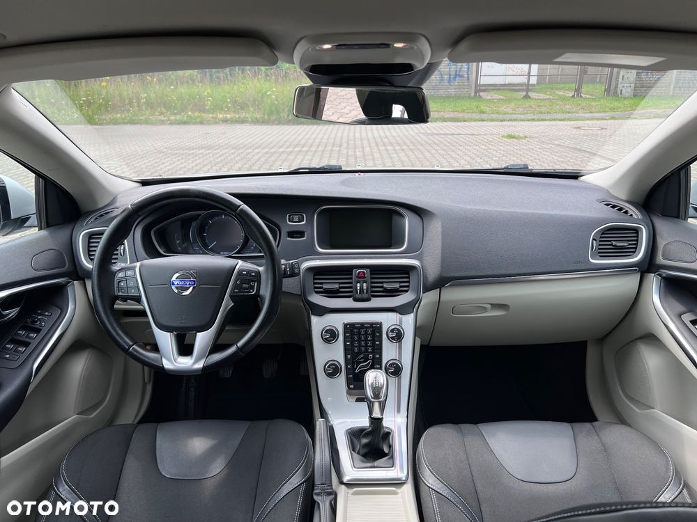 Volvo V40 D2 Momentum - 7