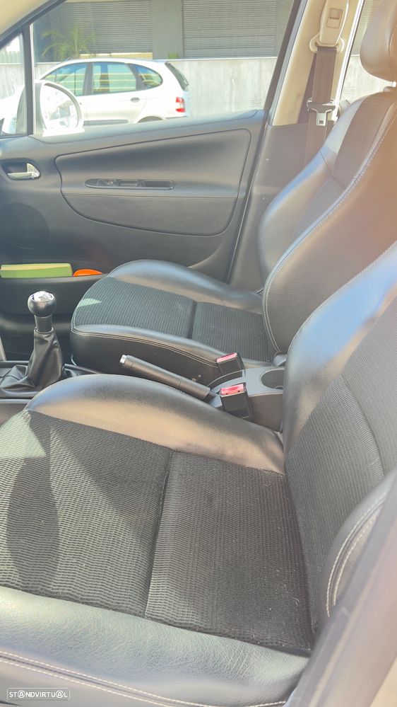 Peugeot 207 1.6 HDi 98g - 8