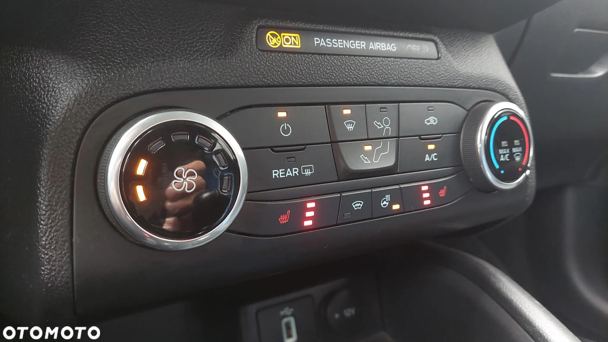 Ford Focus 1.0 EcoBoost Trend Edition - 34