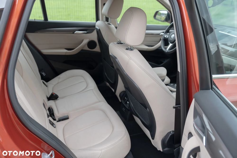 BMW X1 xDrive20d Sport Line - 23
