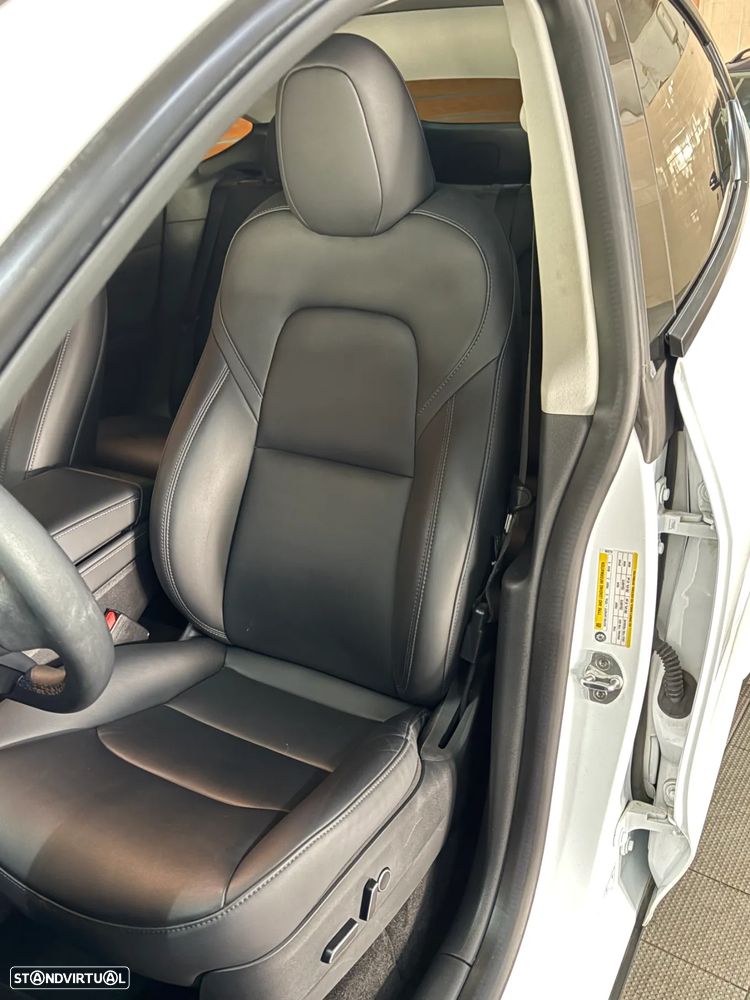 Tesla Model Y RWD - 10