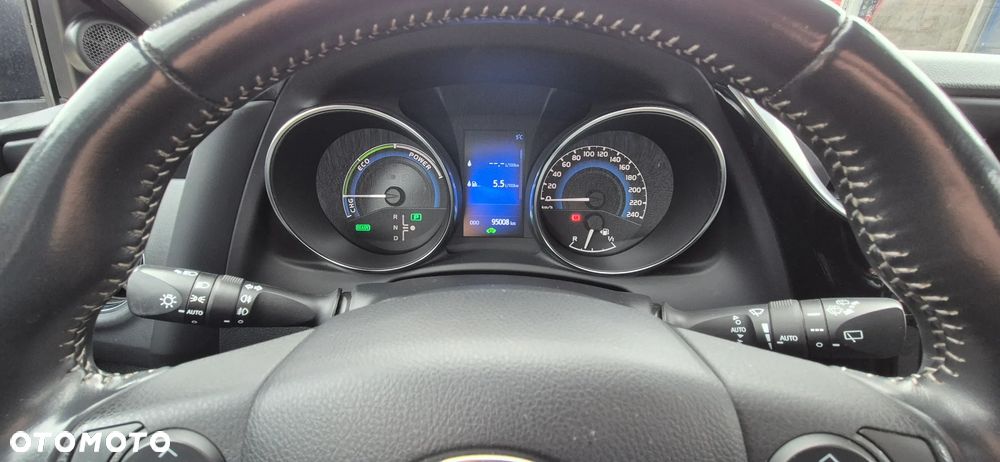 Toyota Auris - 14