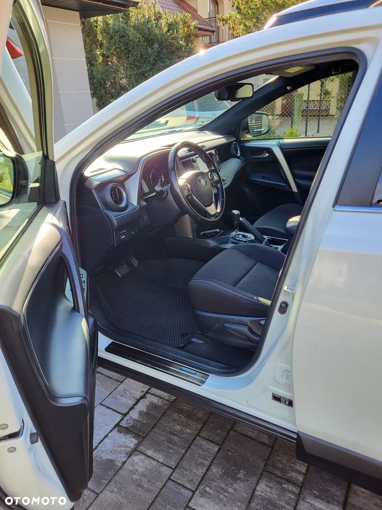 Toyota RAV4 Hybrid Premium 4x2 - 16