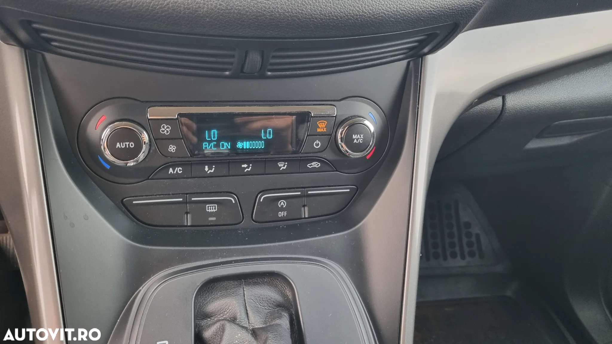 Ford Kuga 2.0 TDCi 4WD Powershift Titanium - 18