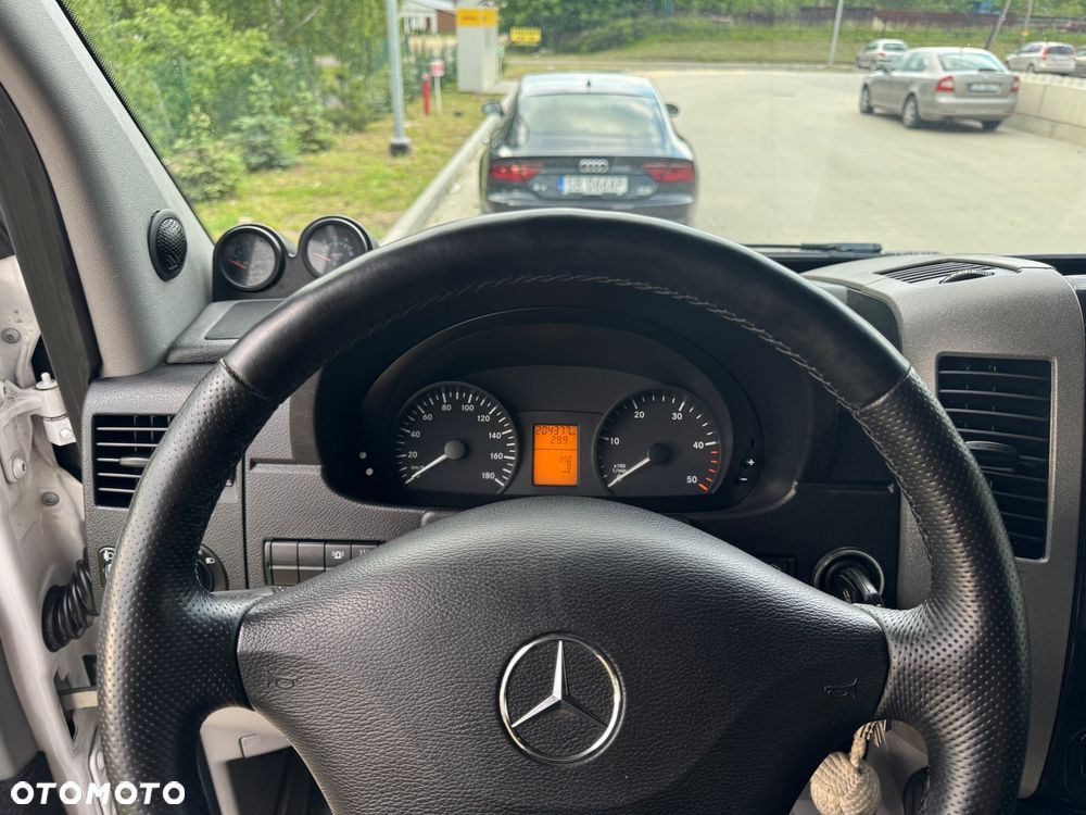 Mercedes-Benz SPRINTER - 10