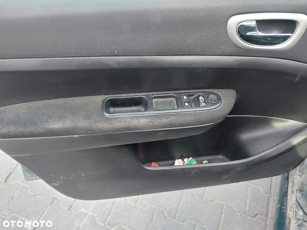 Peugeot 307 SW Kombi silnik 1.6 16v Benzyna skrzynia biegów drzwi klapa zderzak maska błotnik KSUD lampa szyba hak holowniczy moduł BSI BSM B4 osłona listwa fotel maglownica zacisk pompa panel konsola radio mechanizm wydech NA CZĘŚCI - 15