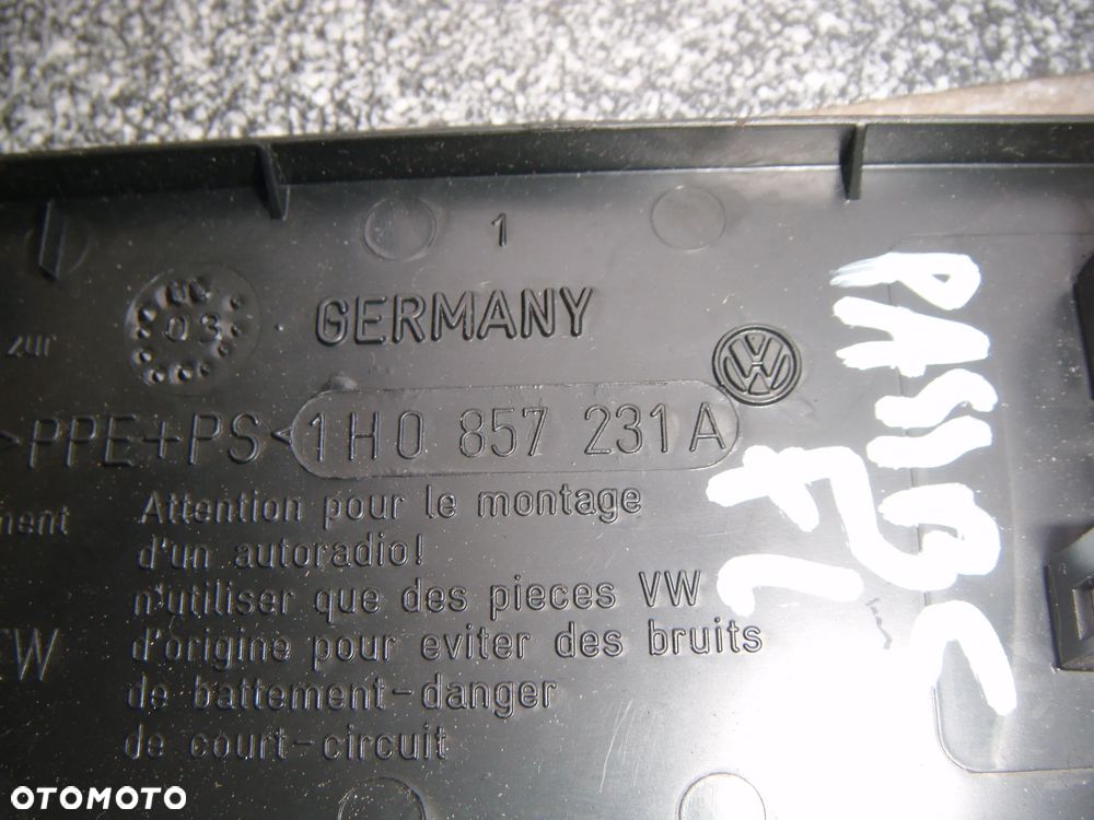 vw passat b5 lift zaślepka pod radio  w kokpit  1h0857231a - 2