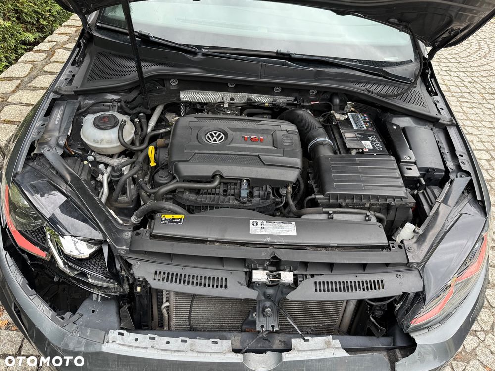 Volkswagen Golf - 11