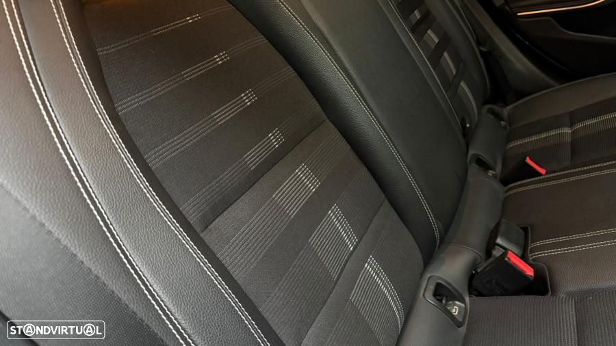 Mercedes-Benz CLA 200 d 7G-DCT UrbanStyle Edition - 30