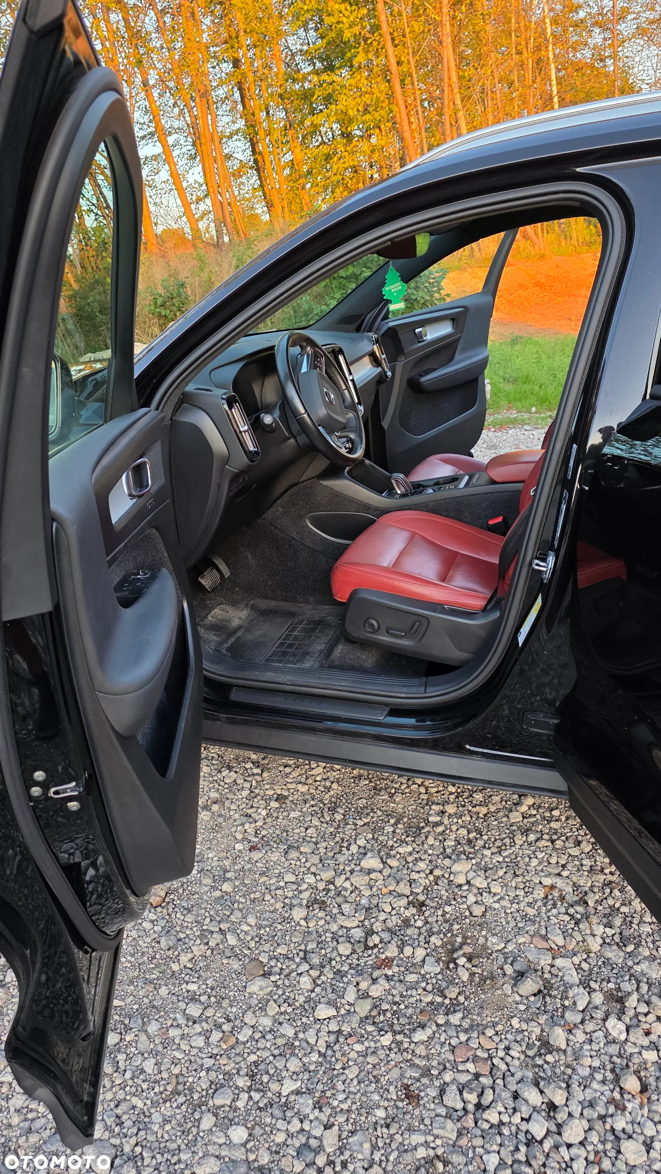 Volvo XC 40 - 25