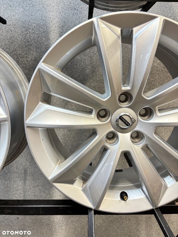 4 Felgi Alu. Volvo S60, V60, V70, 17", 31471309, K3 B400CC - 31