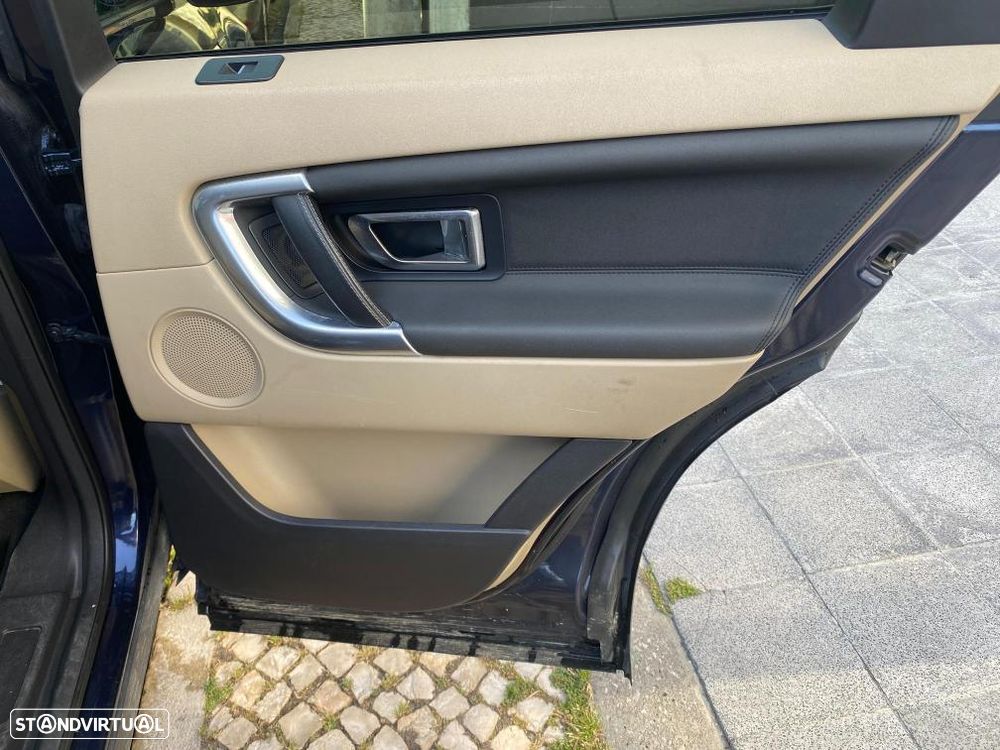 Land Rover Discovery Sport 2.0 TD4 HSE Luxury 7L Auto - 19