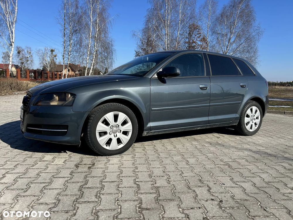 Audi A3 Sportback 1.6 TDI Ambiente - 2