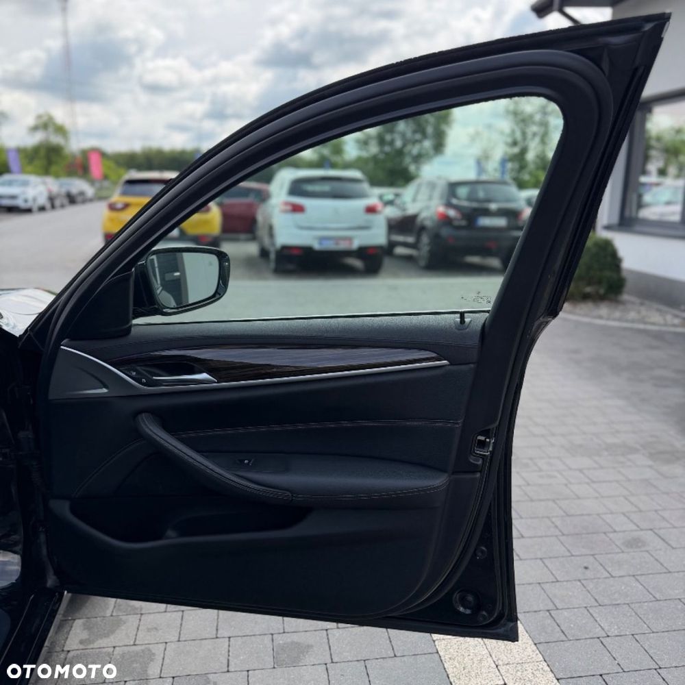 BMW Seria 5 - 33