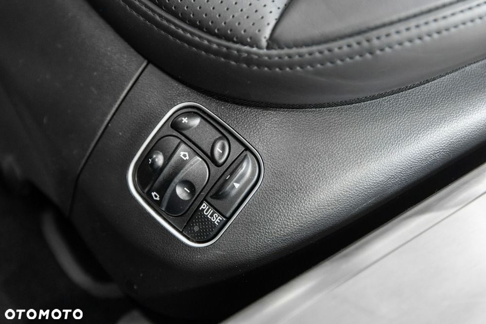 Mercedes-Benz SL 63 AMG SPEEDSHIFT MCT - 36