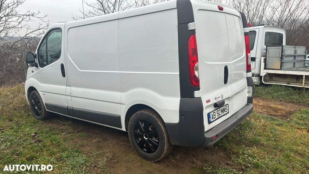 Opel Vivaro - 2