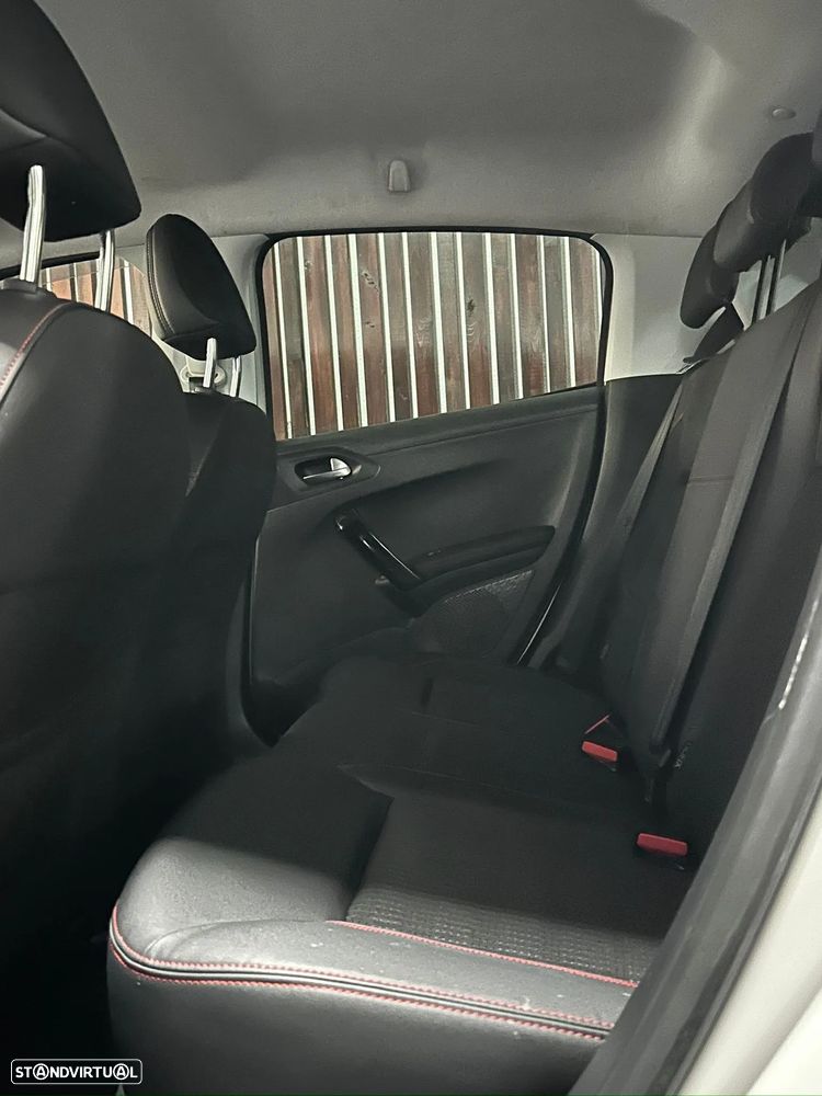 Peugeot 208 1.2 PureTech GT Line EAT6 - 11