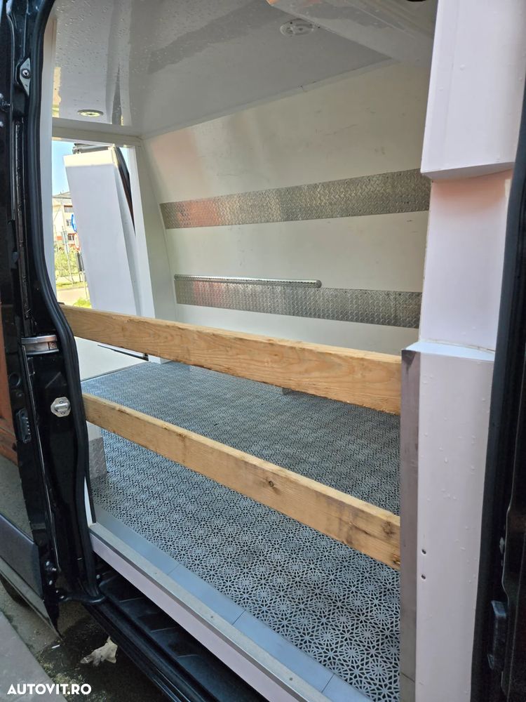 Mercedes-Benz Sprinter - 3