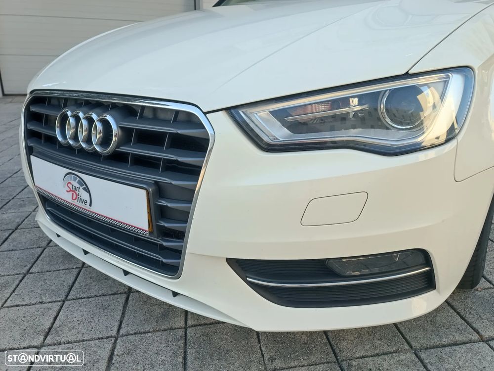 Audi A3 Sportback 1.6 TDI Advance Ultra - 4