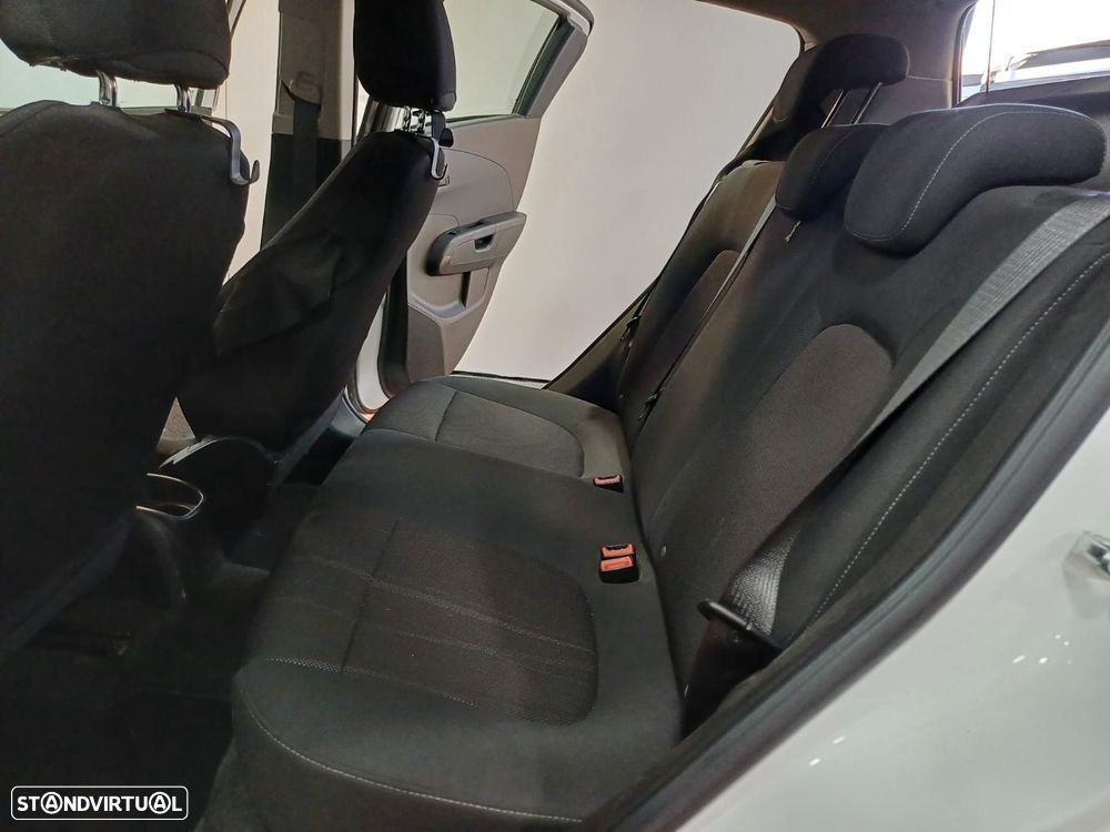 Chevrolet Aveo 1.2 LS - 13
