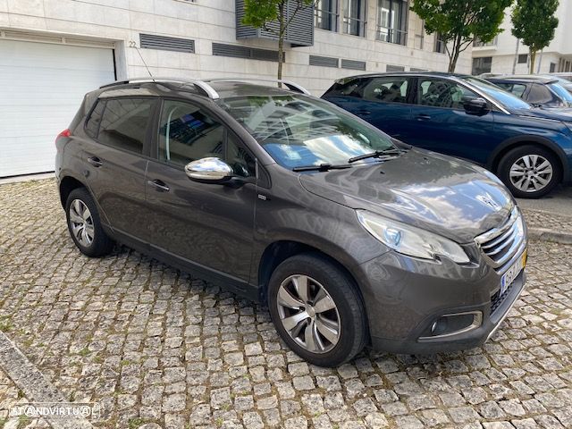 Peugeot 2008 1.2 PureTech Style - 3