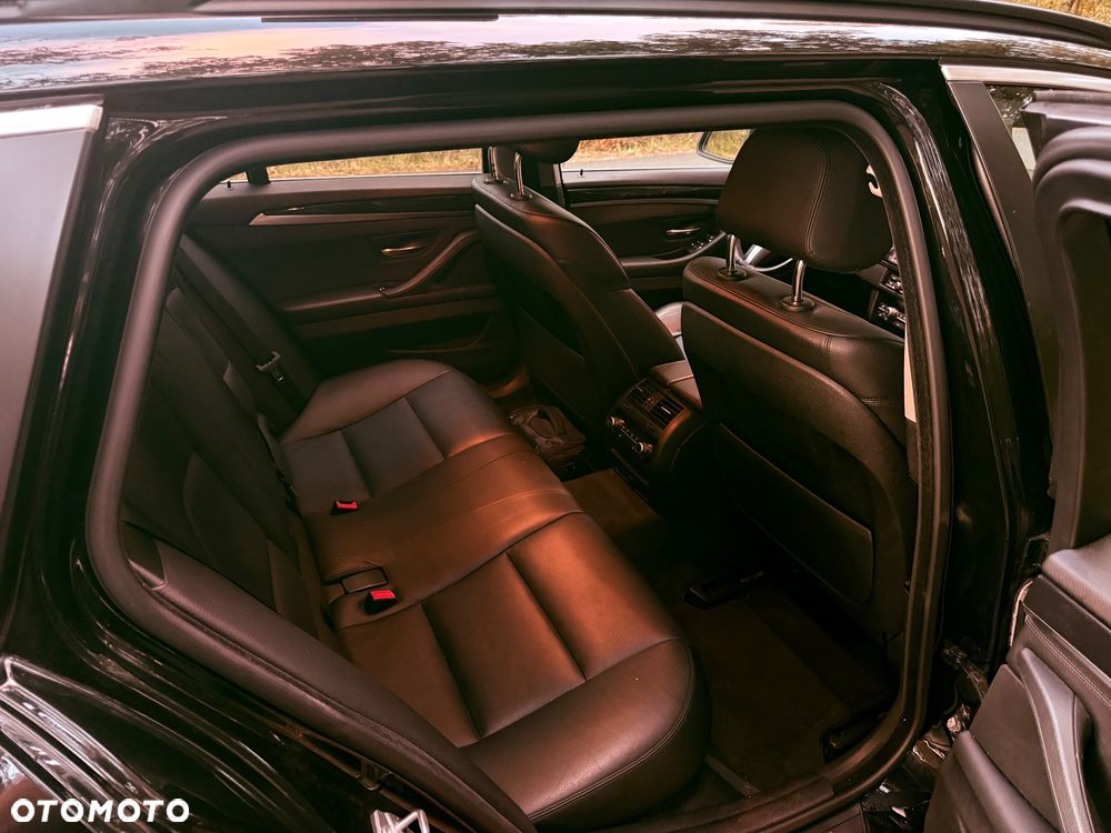 BMW Seria 5 530d xDrive - 22